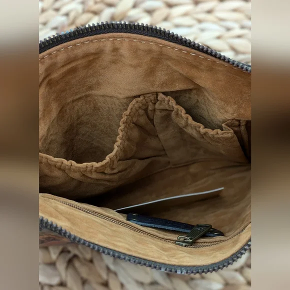 Patricia Nash Cassini wristlet clutch - Picture 11 of 16